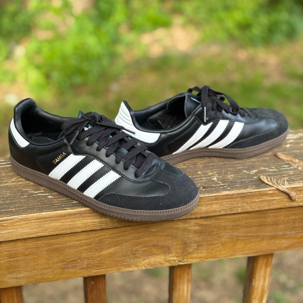 Black Adidas Sambas LIKE NEW